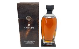 Ann-Eks Rum Hannelore Umverpackung und Flasche